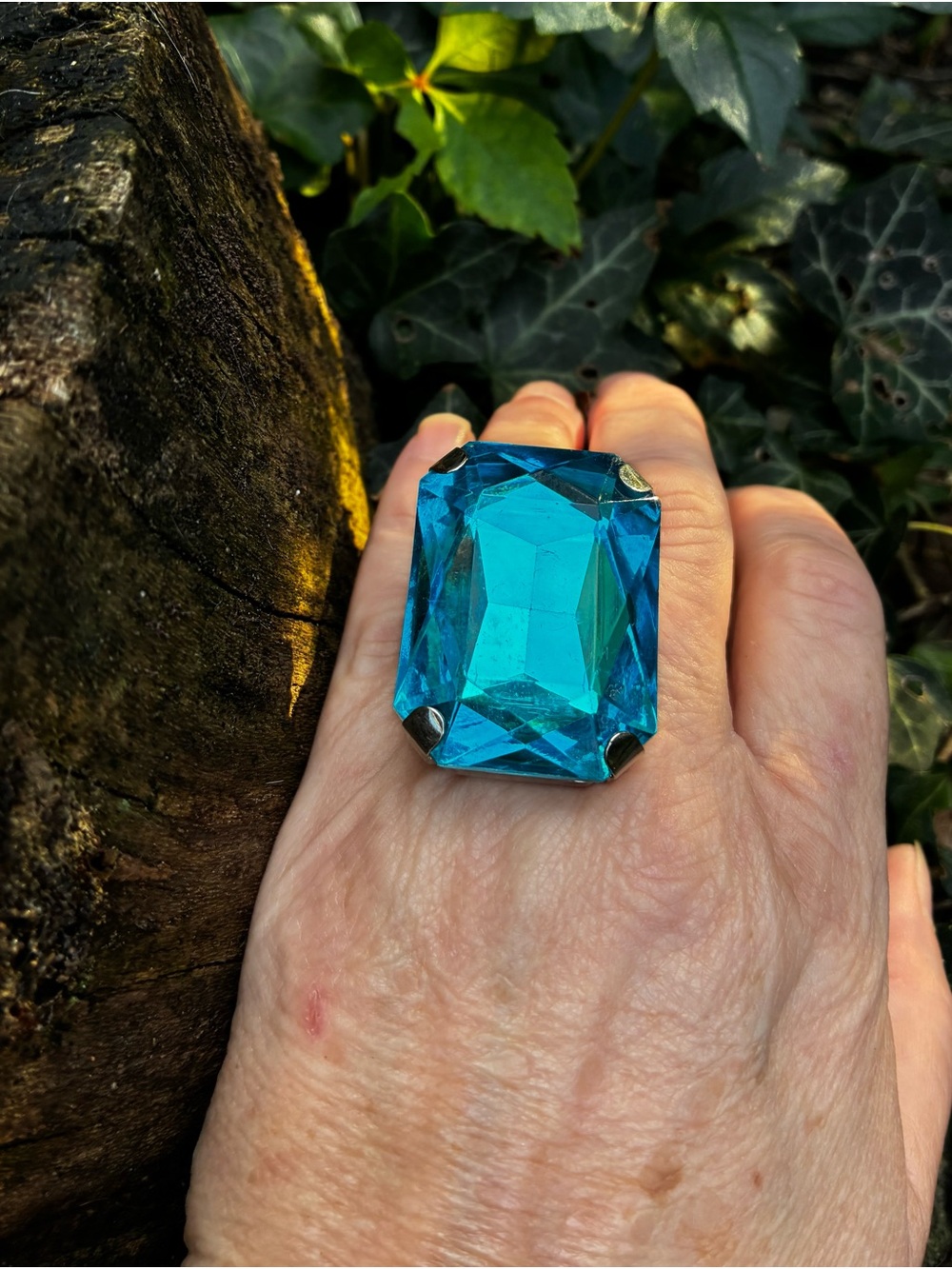 🦋 Vibrant Blue Emerald-Cut Statement Cocktail Ring